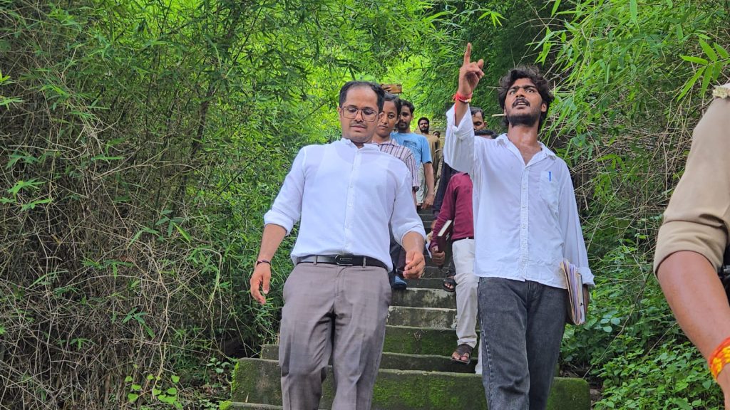 चित्रकूट की पौराणिक धरोहरों का संरक्षण, DM पुलकित गर्ग ने किया निरीक्षण